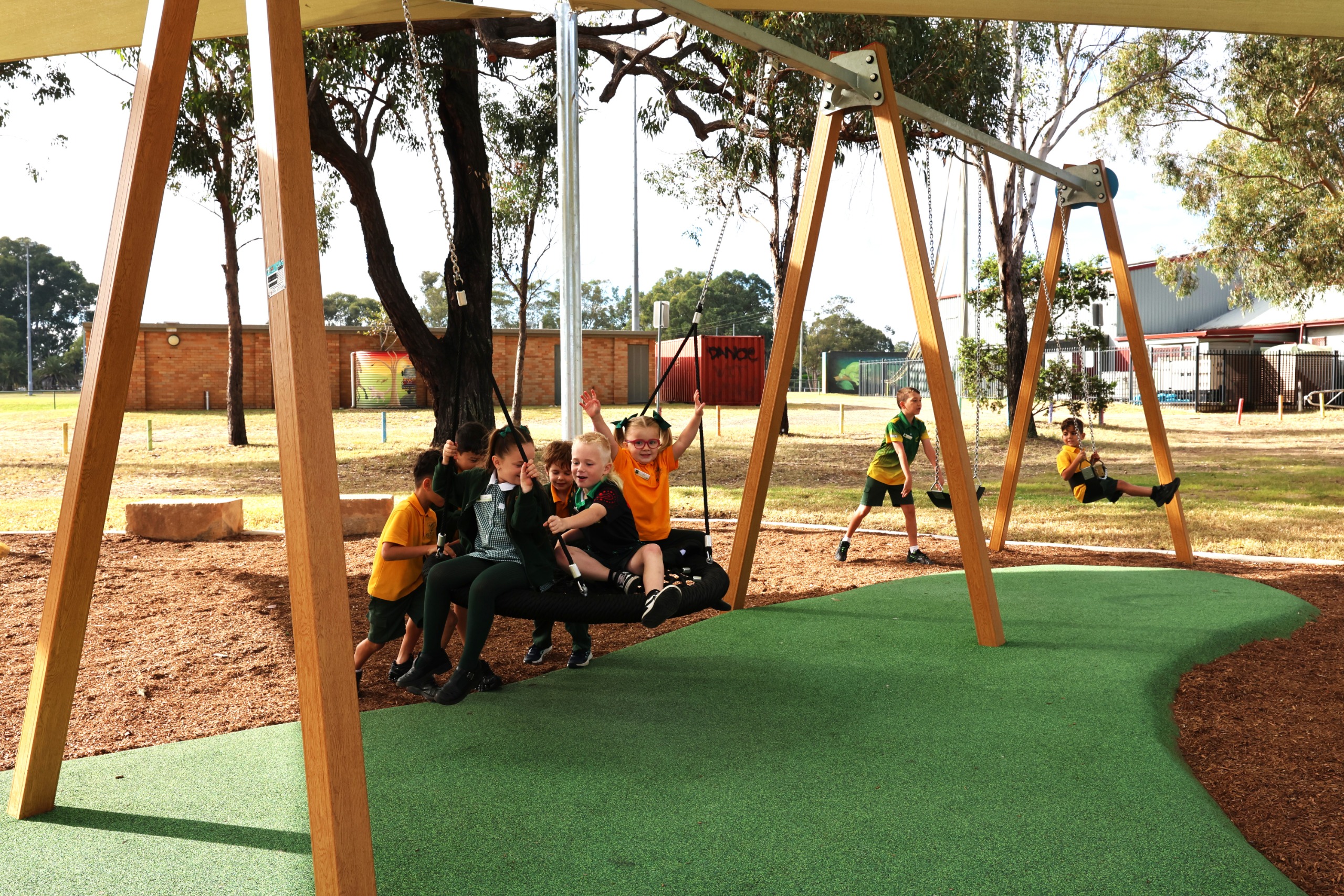 Double-bay swing set